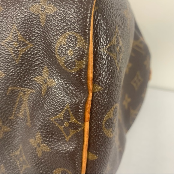 Louis Vuitton Monogram Speedy 25 Bag - Picture 7 of 16